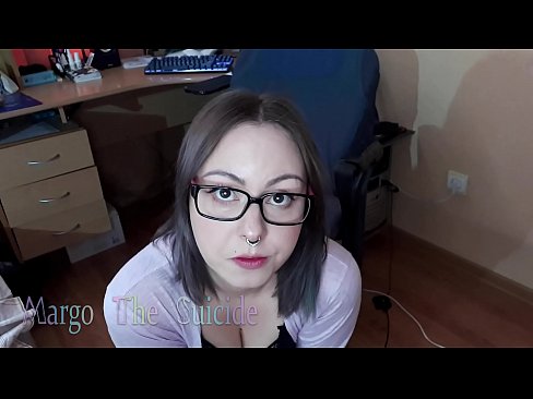 ❤️ სექსუალური გოგონა სათვალეებით ღრმად იწოვს დილდოს კამერაზე პორნოვიდეო ჩვენთან